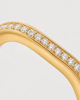 Macro of the Aurelle single pavé row and gold wave