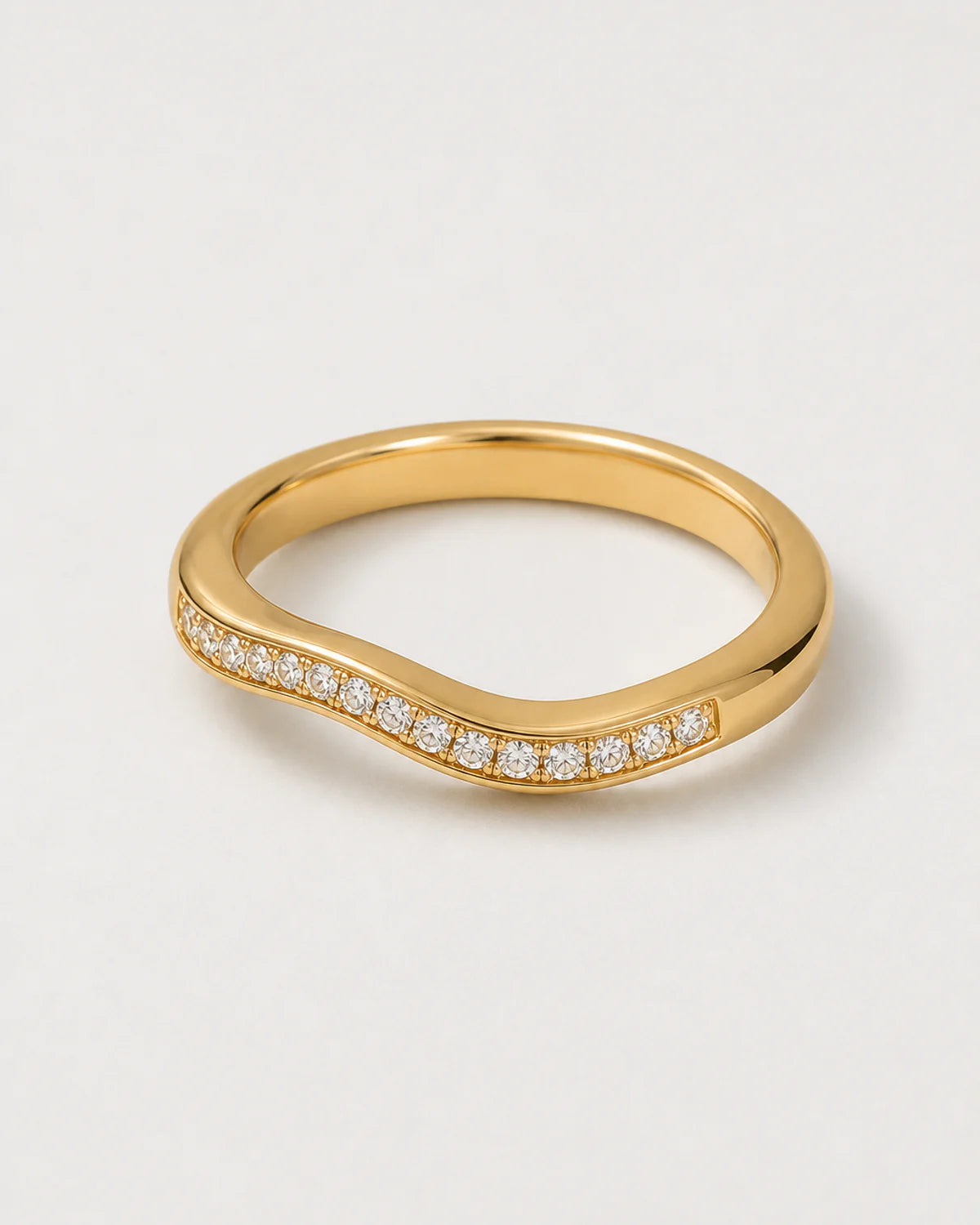 Alternate low-angle view of the Aurelle pavé band