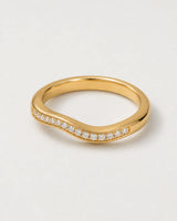 Alternate low-angle view of the Aurelle pavé band