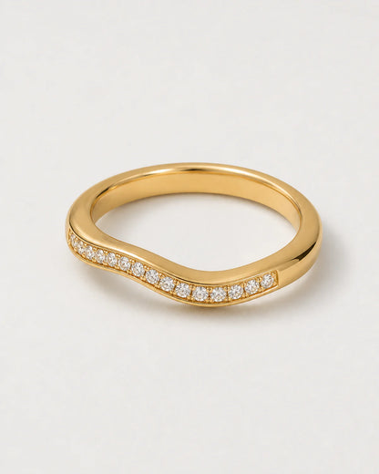 Alternate low-angle view of the Aurelle pavé band