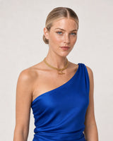 Alternate Santorini portrait featuring the Camille gold five-row collar