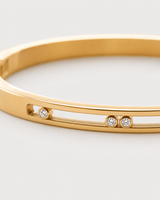 Macro detail of the Celene recessed track with one isolated crystal and a close crystal pair