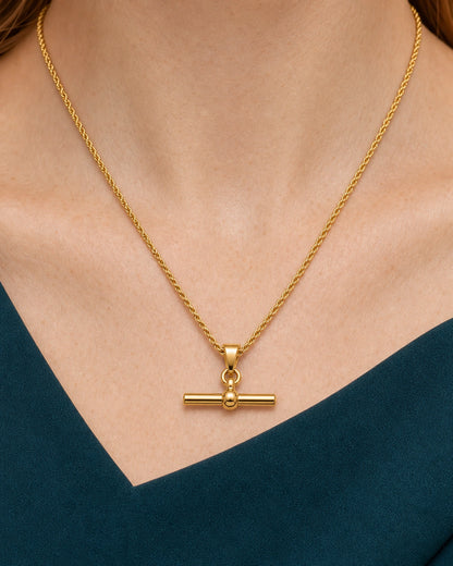 Complete worn macro of Juliet wearing the Elodie rope T-bar necklace