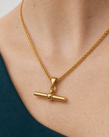 Extreme worn macro of the Elodie twisted rope chain, triangular bail and plain T-bar on Juliet