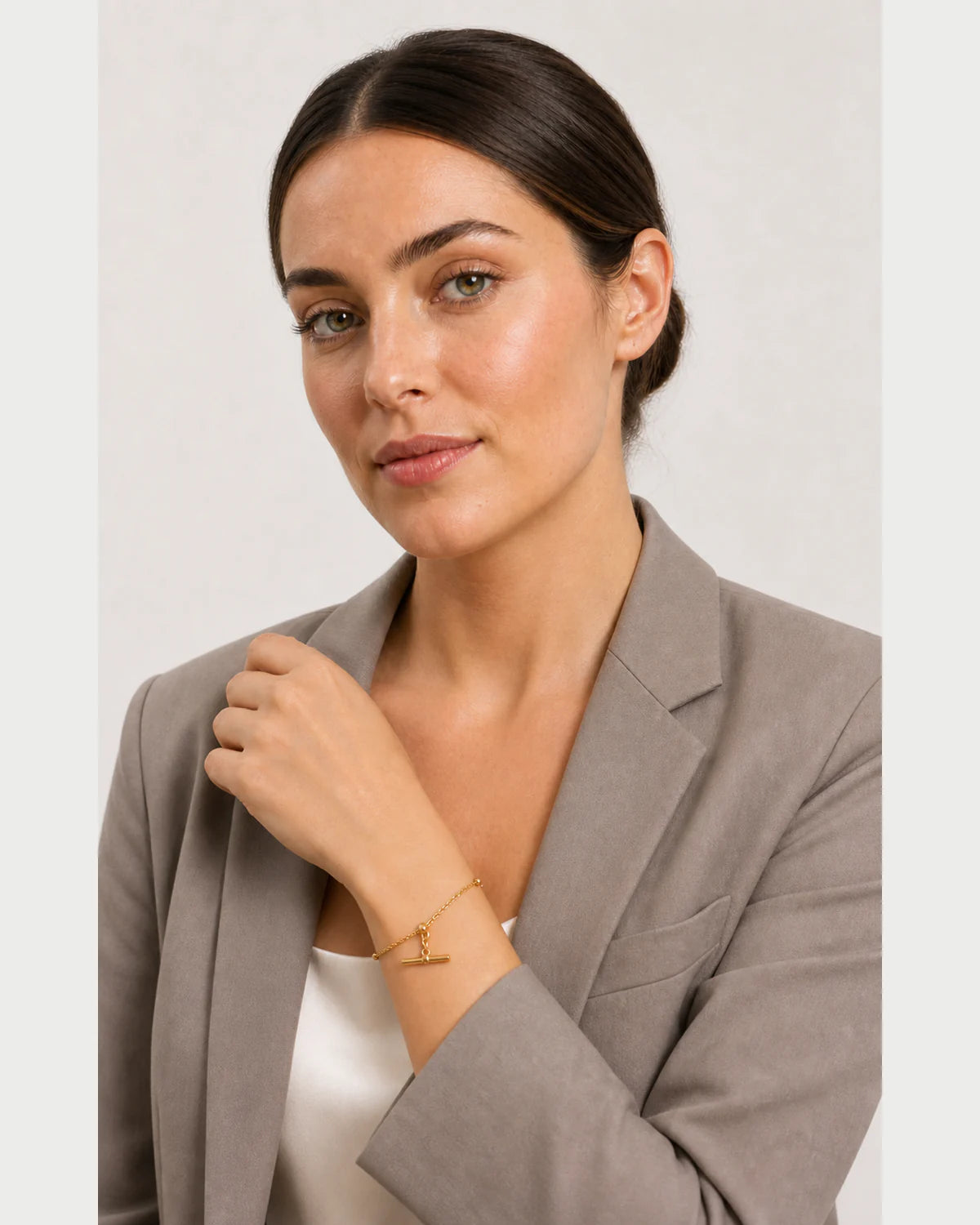British model wearing the Lucille beaded T-bar bracelet