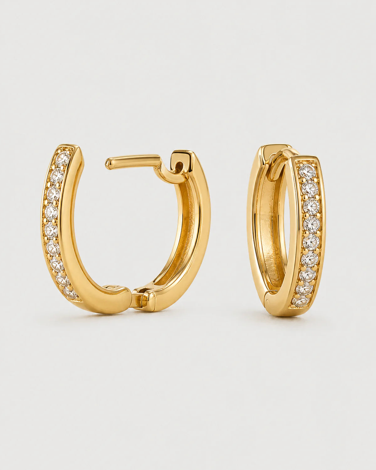 Serein Pavé Huggies in polished 18k gold vermeil, clasp detail