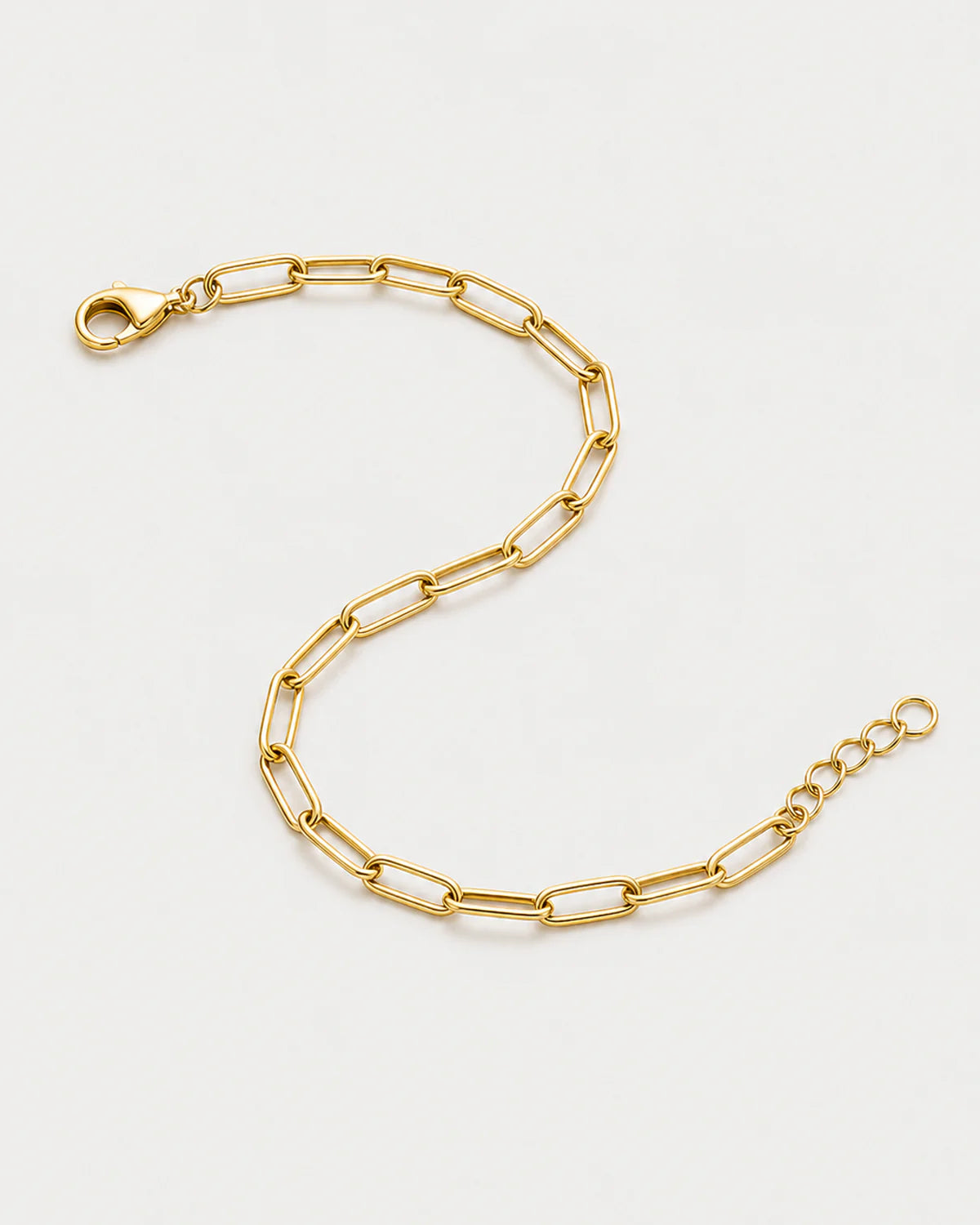 Alternate curved arrangement of Vela bracelet and extender
