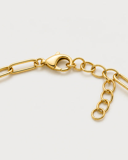 Vela Paperclip Bracelet in polished 18k gold vermeil, clasp detail